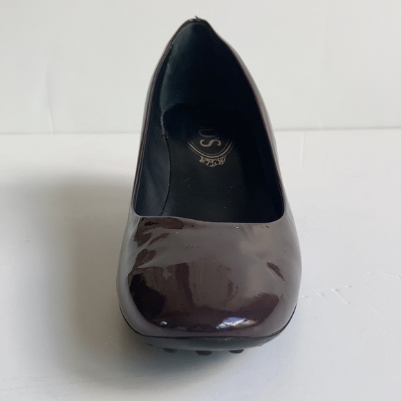 Tod’s mocha patent leather pump kitten heel studded heel rubber pebble outsole - Picture 5 of 16